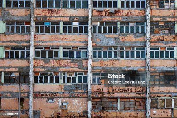 Foto de Abandonado Edifício e mais fotos de stock de Abandonado - Abandonado, Acabado, Anti-higiênico