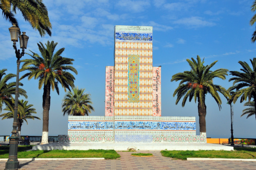 Oran, Algeria: Stele of the Maghreb - sea front - Place Bamako - photo by M.Torres