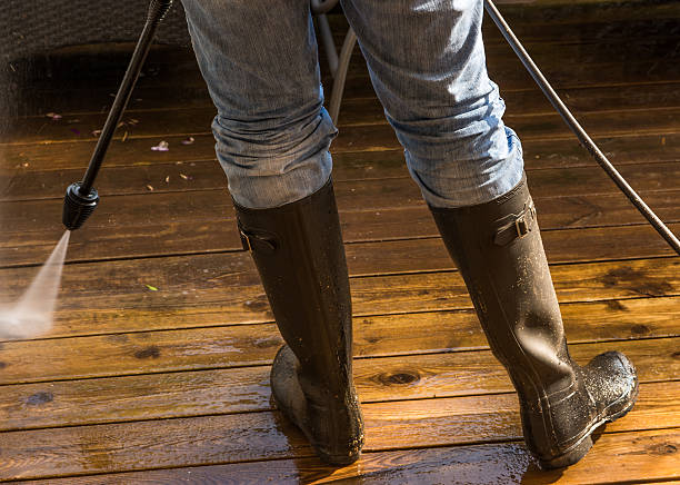 istock Cleaning the patio 186005860