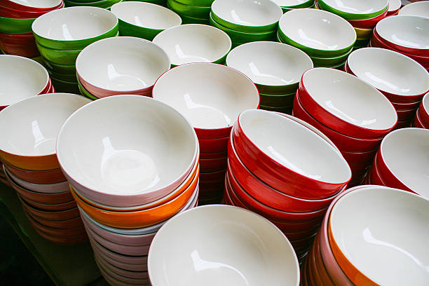 istock color of dishes 186027891