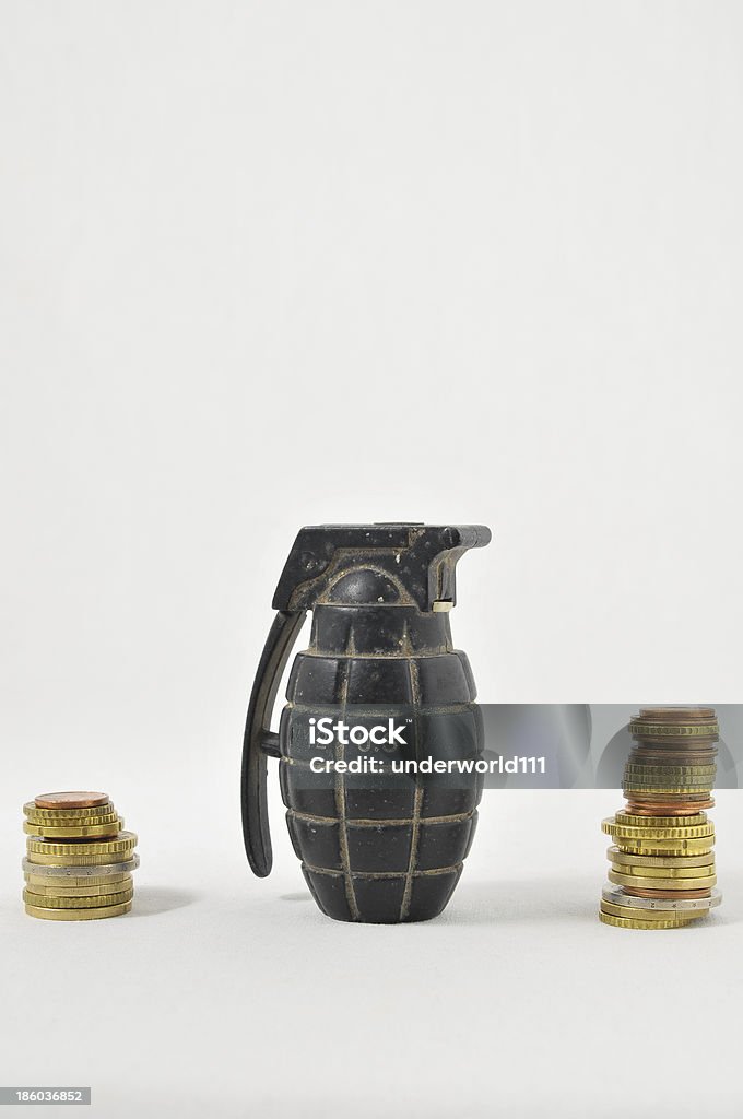 Dinero por concepto de la guerra - Foto de stock de Armamento libre de derechos