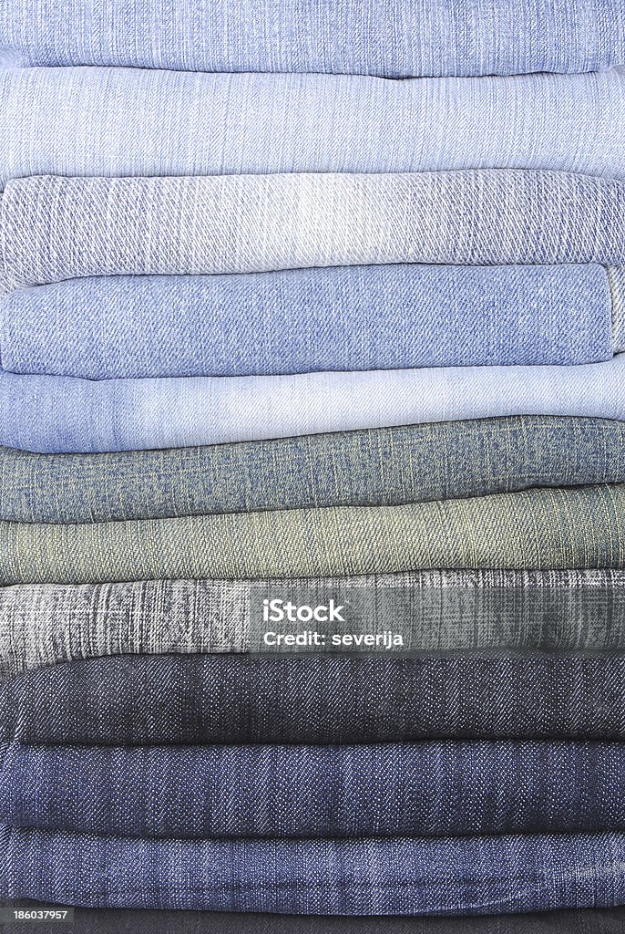 Pile de différentes jeans - Photo de A la mode libre de droits