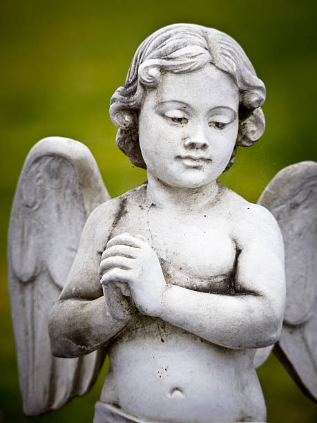 istock Beautiful Sculpture at a Melbourne Cemetery 186044577