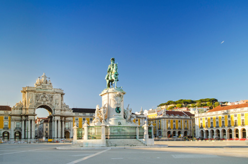 Plaza del comercio square en Lisboa, portugal photo