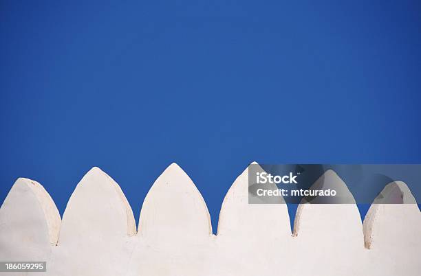 Crenulation 典型的なアラビアの砦 - アラビアのストックフォトや画像を多数ご用意 - アラビア, アラビア半島, カタール