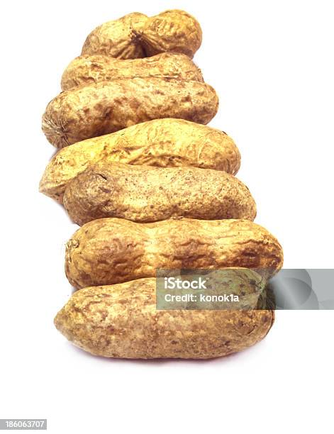 Arachide In Sfondo Bianco - Fotografie stock e altre immagini di Arachide - Cibo - Arachide - Cibo, Arachis, Cibo