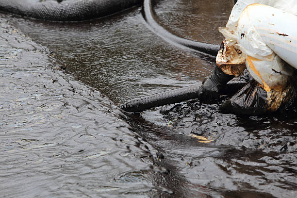 istock clean up Crude oil stain 186067069