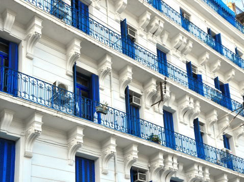 Algiers, Algeria: white and blue architecture - Larbi Ben Mhidi street - Alger la Blanche - photo by M.Torres