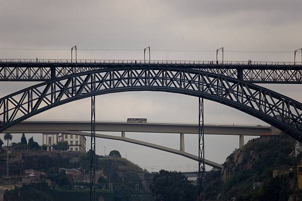 istock Don Luis I Bridge. Porto, Portugal 186073249