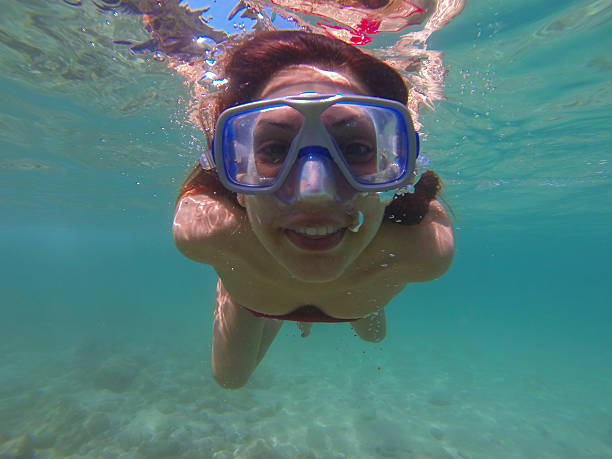 istock Smiling To The FIshes 186085585