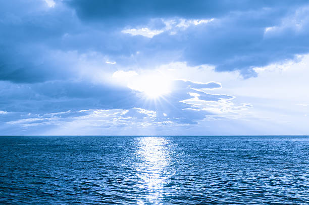 istock Seascape during a sunny day 186085734