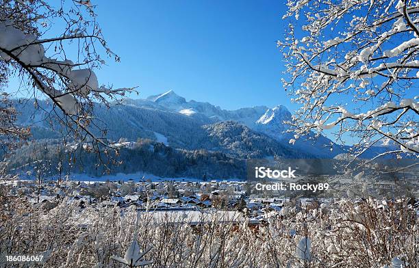 Garmischpartenkirchen Germania - Fotografie stock e altre immagini di Inverno - Inverno, Monte Zugspitze, Alpi