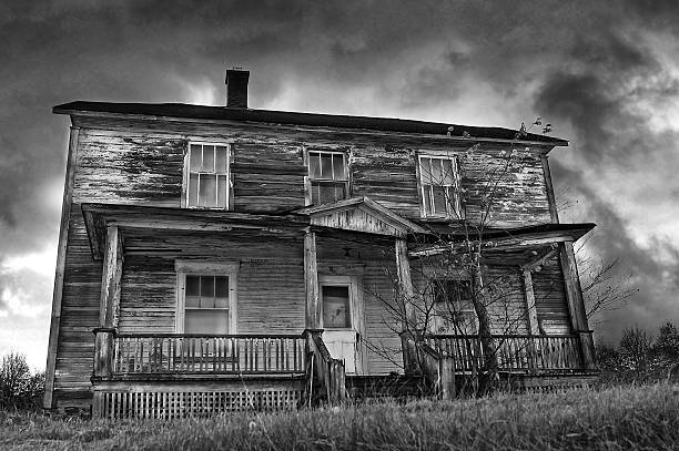 istock Haunted and Abandoned old house, black & white 186091005