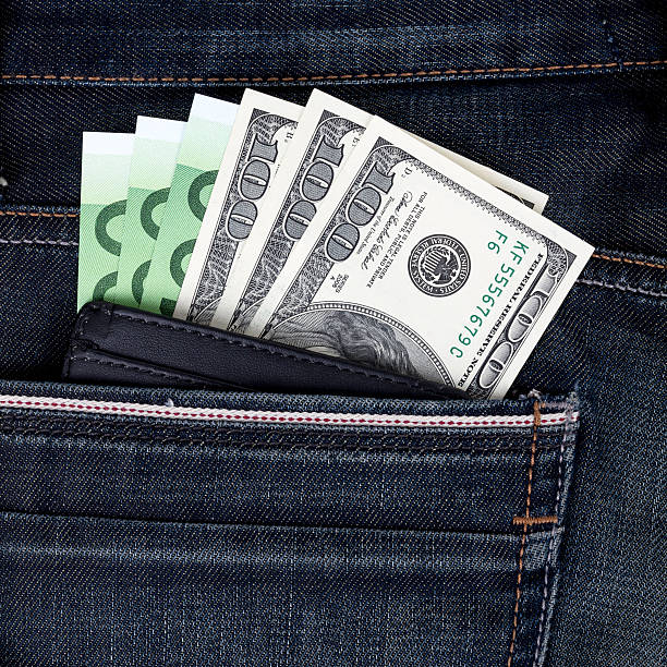 istock Money in the Pocket 186094093