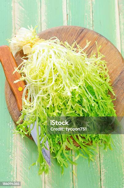 Salada - Fotografias de stock e mais imagens de Agricultura - Agricultura, Alface, Alimentação Saudável