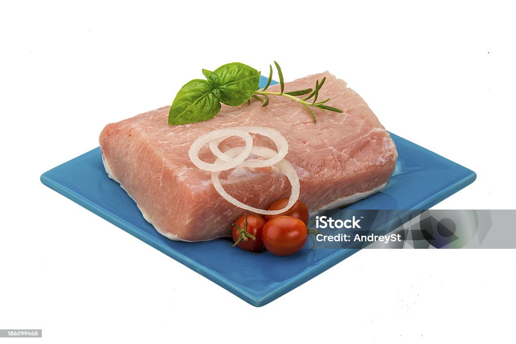 Raw Schweinefleisch mit Zwiebeln, Basilikum und Rosmarin - Lizenzfrei Bildhintergrund Stock-Foto