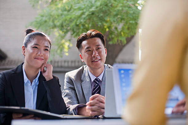 istock Businesspeople Working Outdoors 186101334