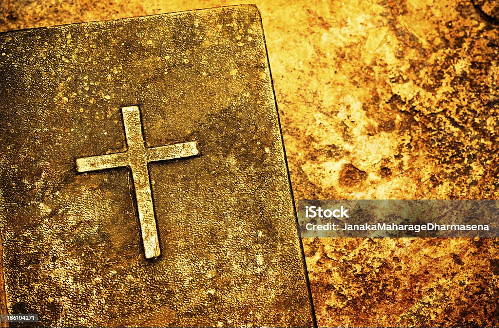 Sacra Bibbia - Foto stock royalty-free di A forma di croce