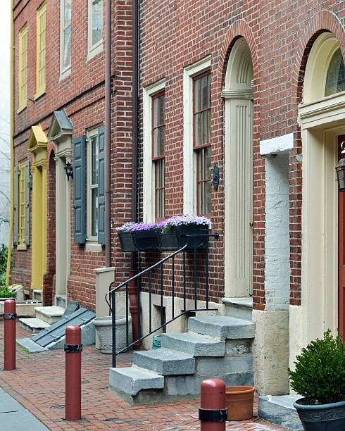 istock Elfreth's Alley 186104550