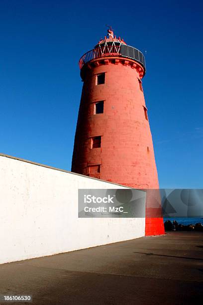 Poolbeg Farol - Fotografias de stock e mais imagens de Farol - Estrutura construída - Farol - Estrutura construída, Alto-Contraste, Ao Ar Livre