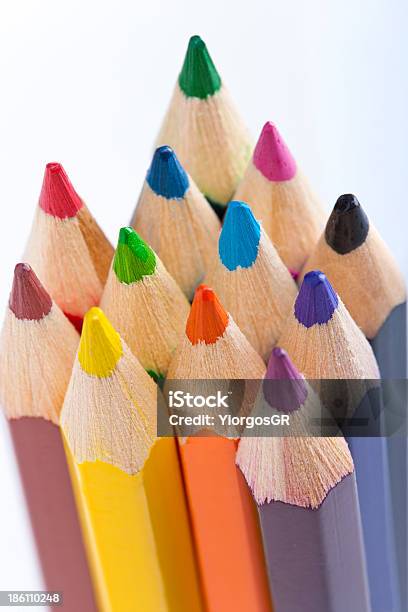 Lápices De Color Foto de stock y más banco de imágenes de Amarillo - Color - Amarillo - Color, Arte, Arte y artesanía