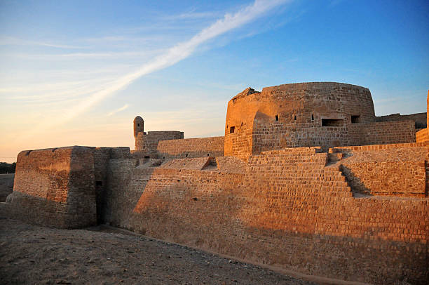 manama, bahrain: portogallo fort - bahrain foto e immagini stock