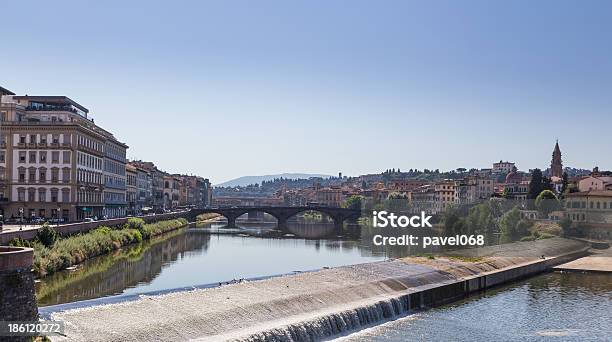 Rio Arno Em Florença Itália Pontes - Fotografias de stock e mais imagens de Ajardinado - Ajardinado, Antigo, Ao Ar Livre