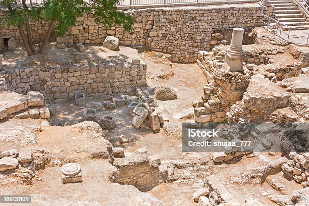 Antiguas Ruinas De La Piscina De Bethesda Casco Antiguo De La Ciudad Jerusalén Foto de stock y más banco de imágenes de Bethesda - Maryland