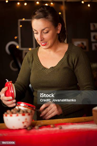 Grocceries Défice - Fotografias de stock e mais imagens de Adulto - Adulto, Ambiente, Bolo de Natal