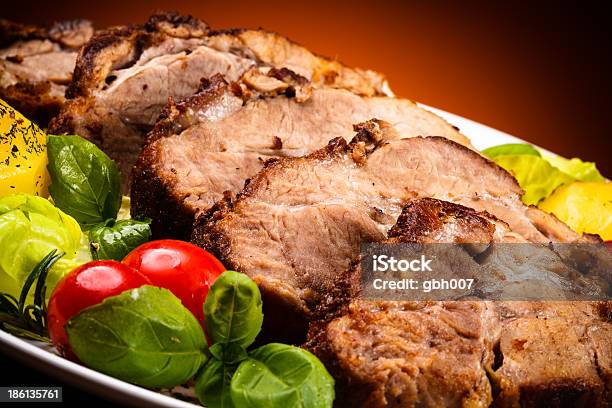 Pieczone Mięso I Warzywa - zdjęcia stockowe i więcej obrazów Bazylia - Bazylia, Bez ludzi, Cielęcina