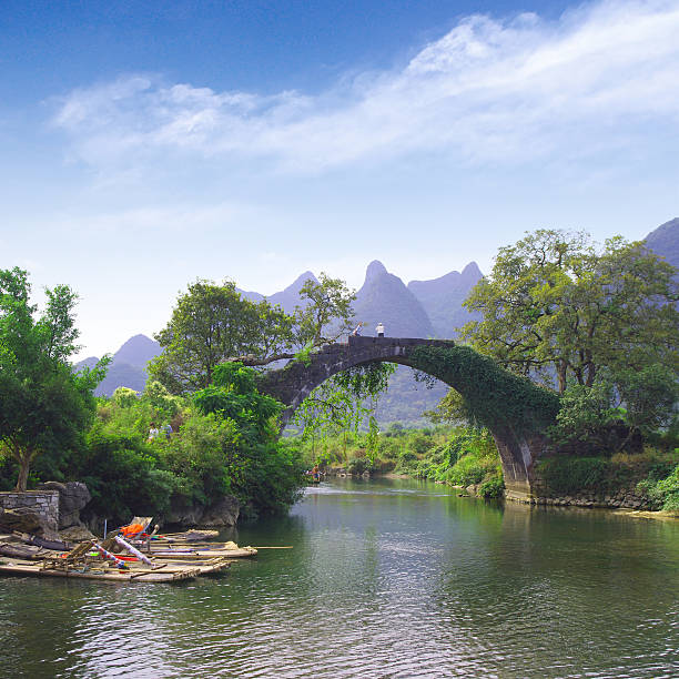 ponte de guilin, china - bridge beauty in nature travel destinations yangshuo - fotografias e filmes do acervo