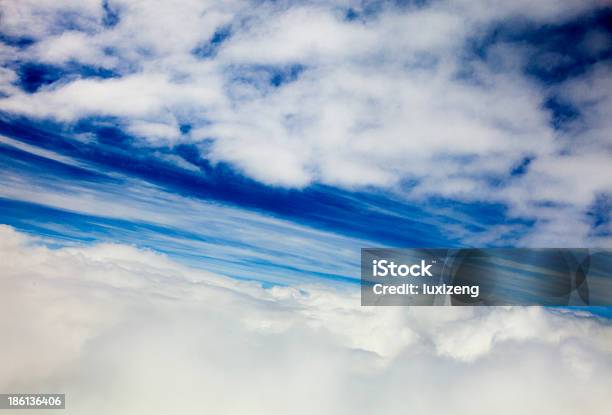 Paisagem Com Nuvens - Fotografias de stock e mais imagens de Avião - Avião, Avião Comercial, Azul