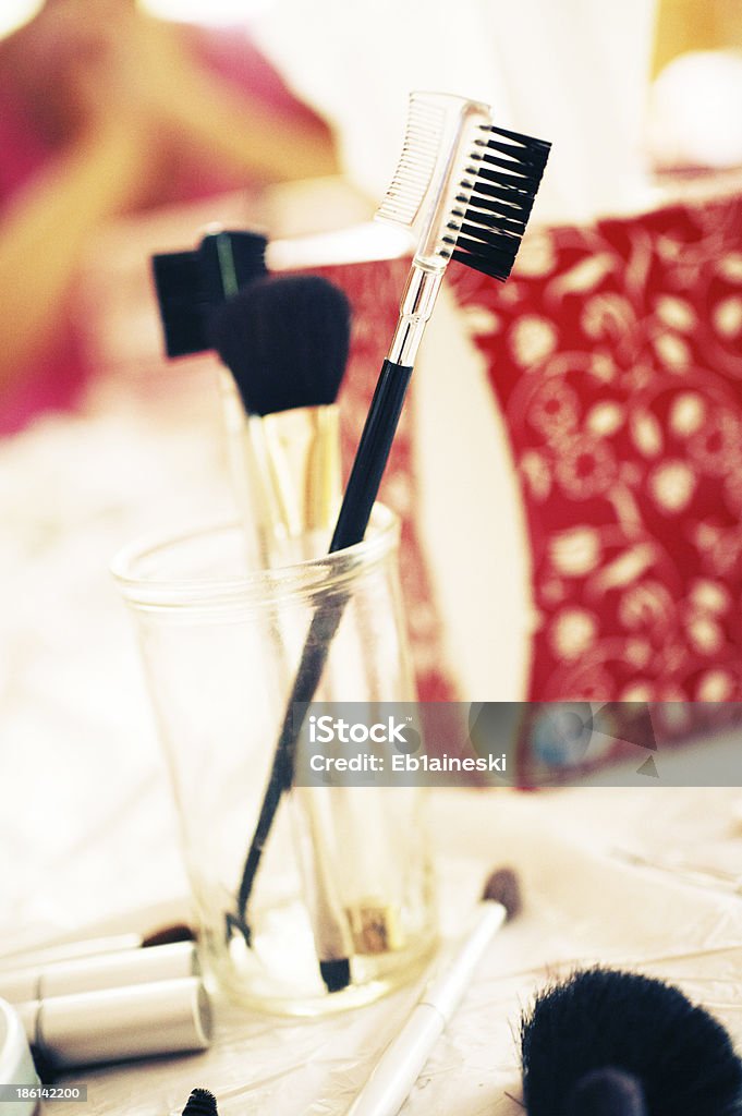 Cepillo de ceja - Foto de stock de Cepillo maquillador libre de derechos