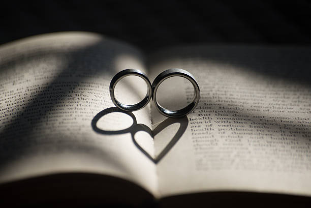 istock The Circle of Love 186142321