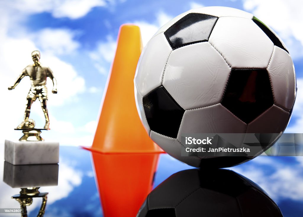 Pallone da calcio - Foto stock royalty-free di Ambientazione esterna