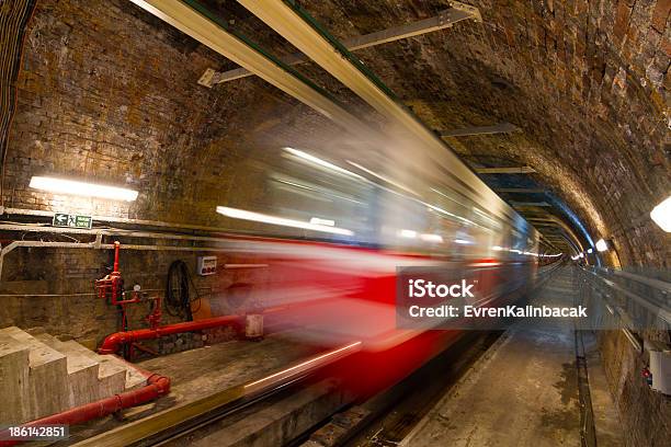 Alte Tunnellinie Stockfoto und mehr Bilder von Alt - Alt, Bahngleis, Bewegung