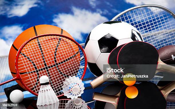 스포츠 장비 및 공 공-스포츠 장비에 대한 스톡 사진 및 기타 이미지 - 공-스포츠 장비, 농구-팀 스포츠, 농구공