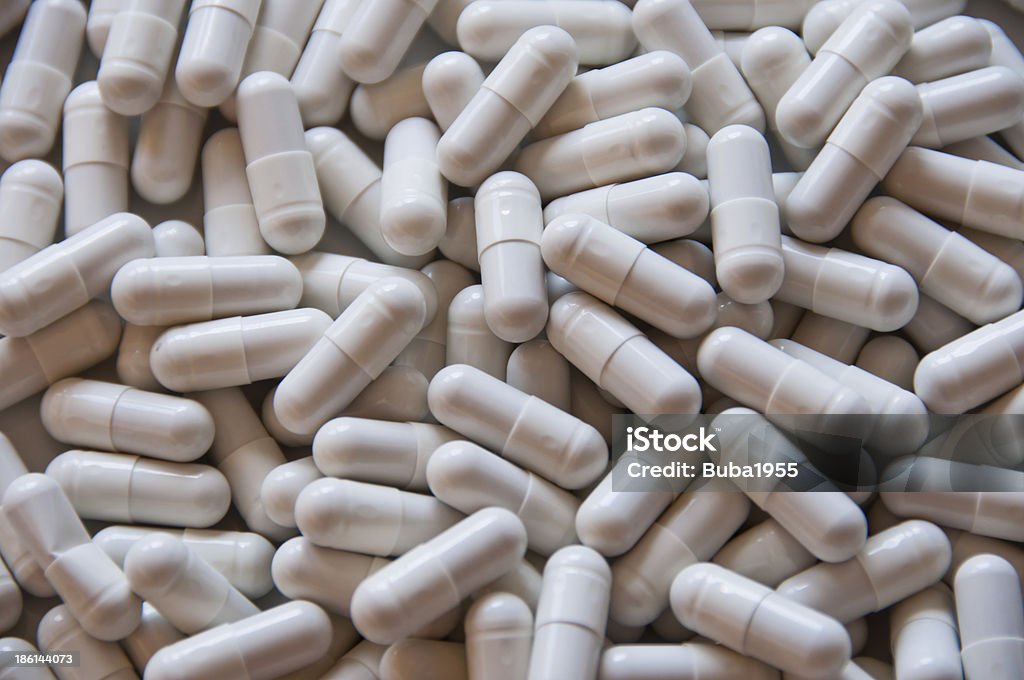 Capsule blanc - Photo de Antibiotique libre de droits