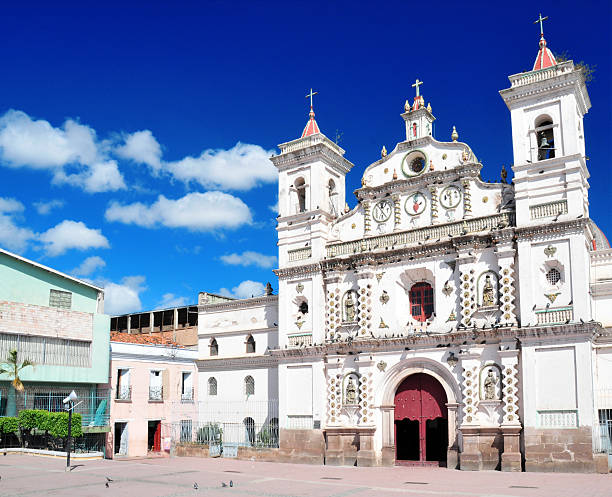 tegucigalpa, honduras: los dolores church - tegucigalpa fotografías e imágenes de stock