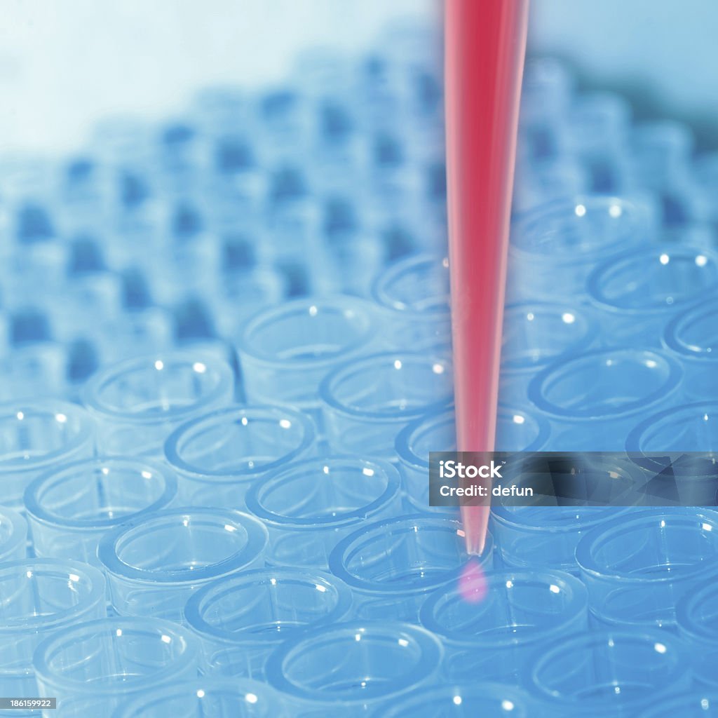 Ciencia de plástico de puntas de pipeta - Foto de stock de ADN libre de derechos