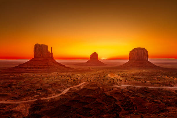 istock Sunrise behind the buttes in the Monument Valley 1861600725