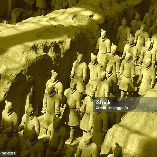 Guerrieri Di Terracotta Di Xian Cina - Fotografie stock e altre immagini di Antico - Condizione - Antico - Condizione, Archeologia, Argilla