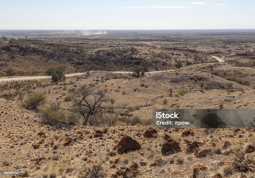 Paesaggio del deserto.  Monti Flinders.  South Australia - Foto stock royalty-free di Albero