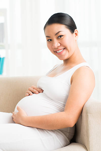 istock Lovely pregnant woman 186163951