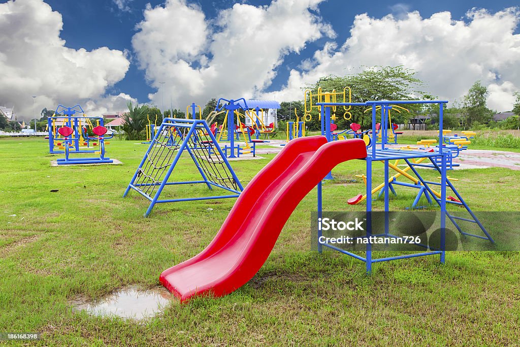 Spielplatz im park. - Lizenzfrei Aktivitäten und Sport Stock-Foto