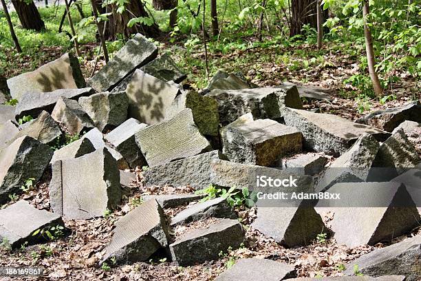 Ruinas De Piedras Rocks Foto de stock y más banco de imágenes de Abandonado - Abandonado, Aire libre, Basura