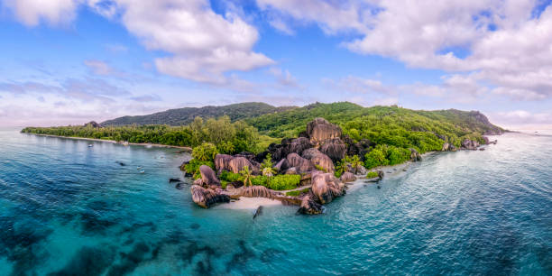 Seychelles Island Anse Source d'Argent beeach at La Digue, Seychelles praslin island stock pictures, royalty-free photos & images