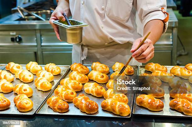 Brot Stockfoto und mehr Bilder von Backen - Backen, Bildhintergrund, Bäckerei