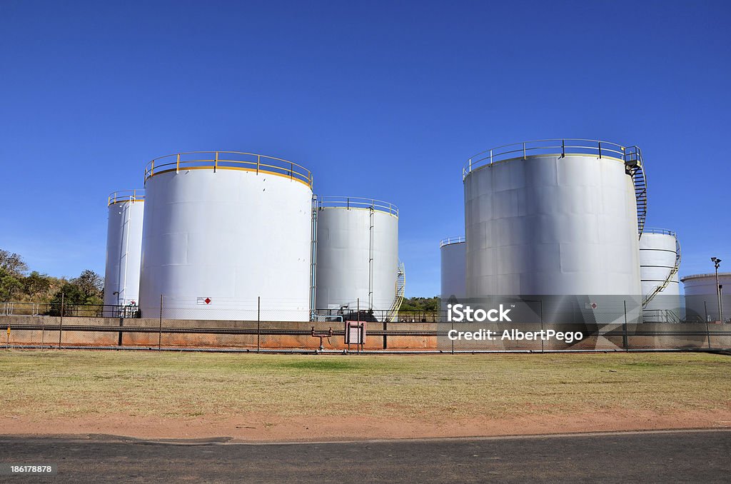 Öl-Tanks und blauer Himmel - Lizenzfrei Australien Stock-Foto