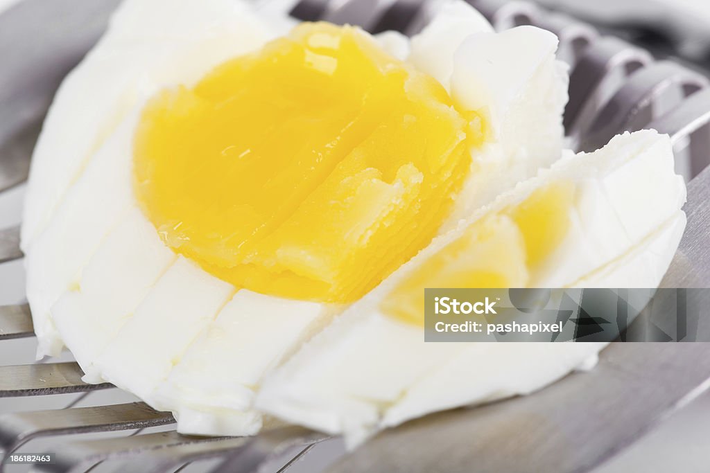 Half Ei auf cutter - Lizenzfrei Abnehmen Stock-Foto